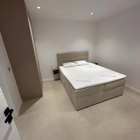 Apartmán Kaštel Stari Apartments *