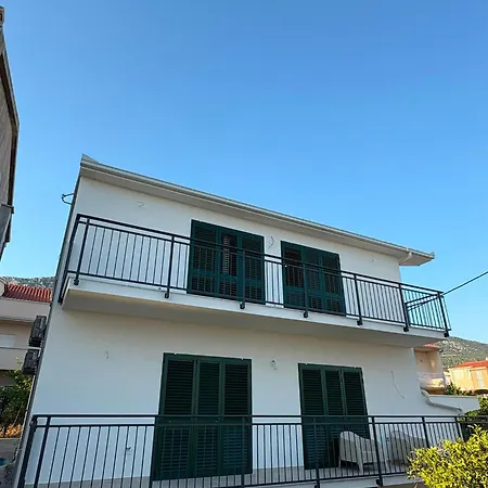 Kaštel Stari Apartments * Kaštel Stari