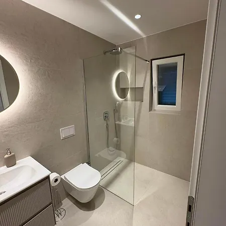 Kaštel Stari Apartments * Kaštel Stari